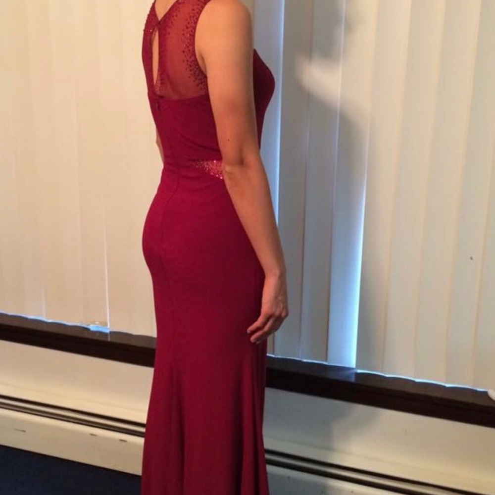 Red fitted prom dress